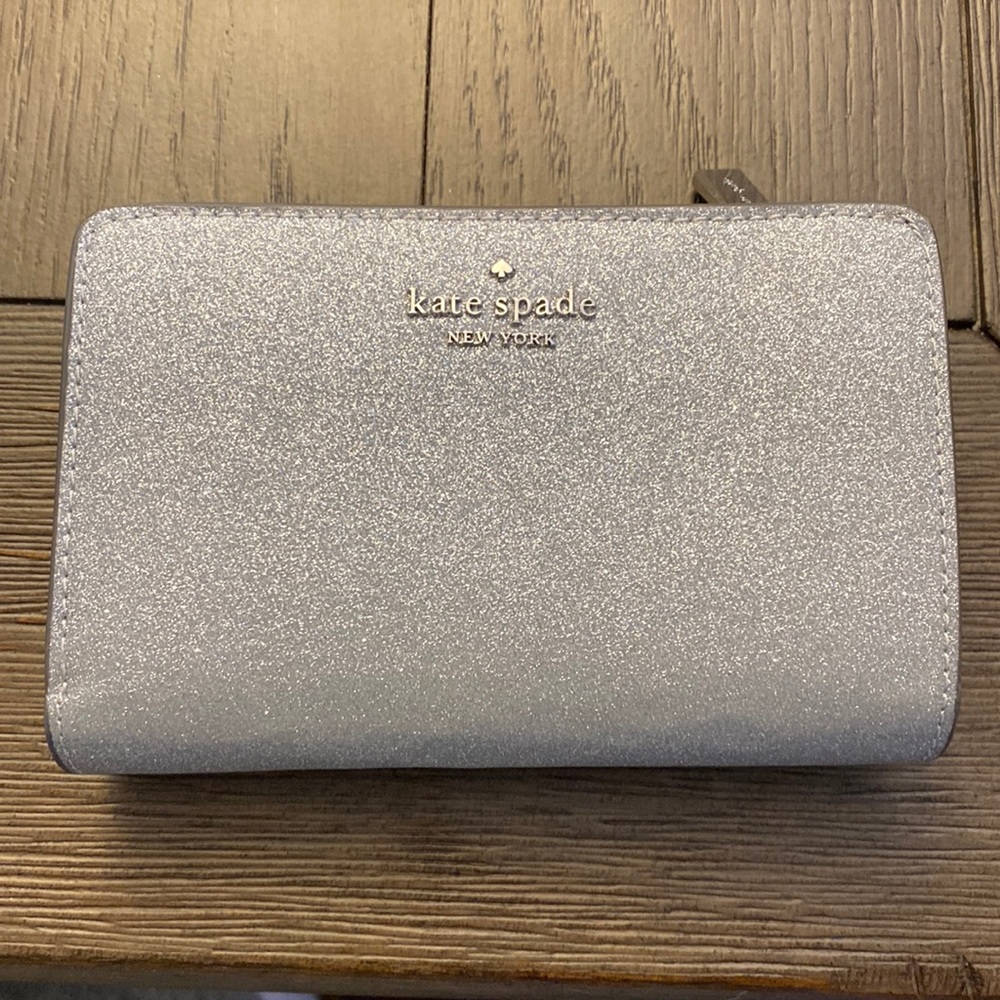 Boxed medium compact bifold wallet